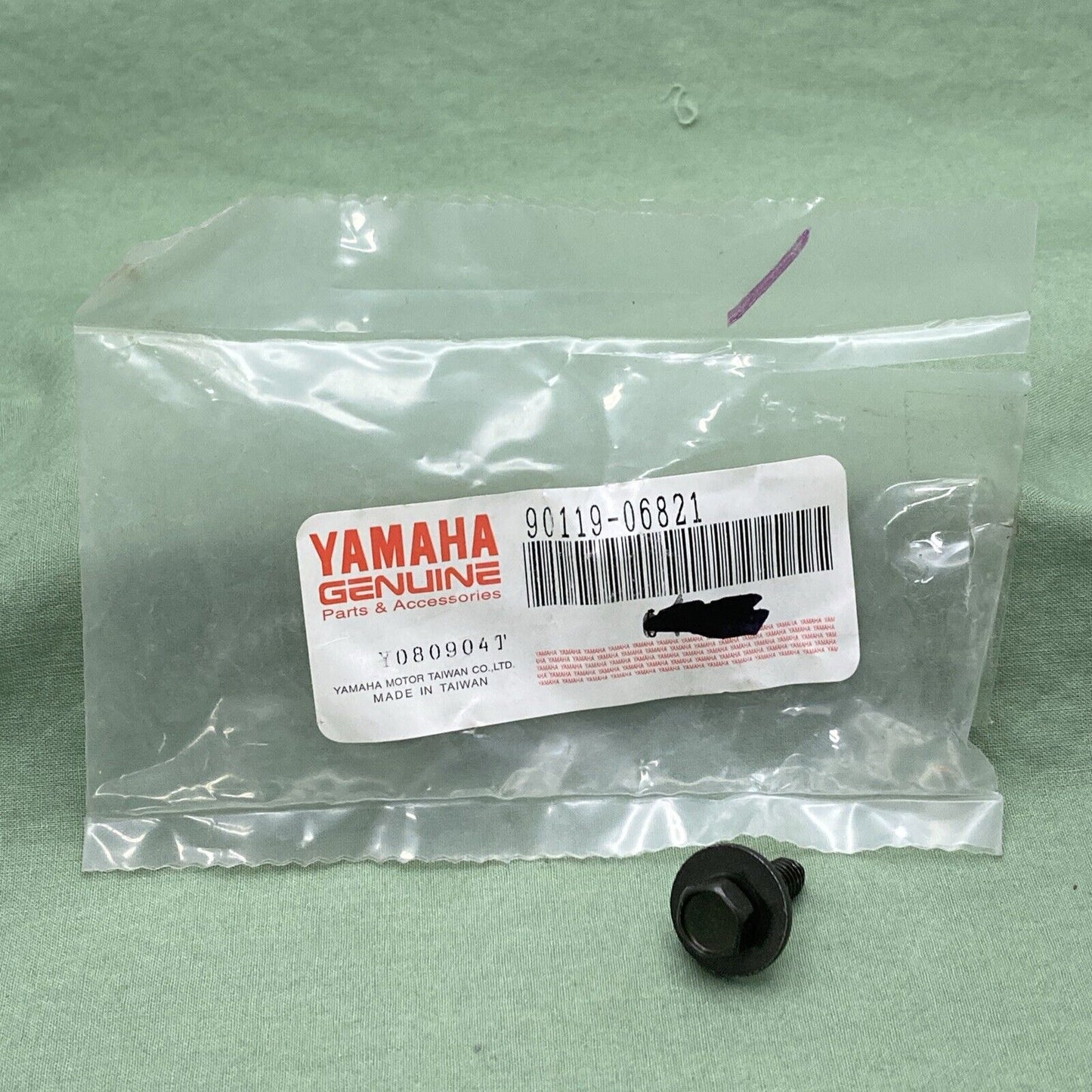 QTY 2 NEW GENUINE YAMAHA 90119-06821 FENDER Bolt, with Washer