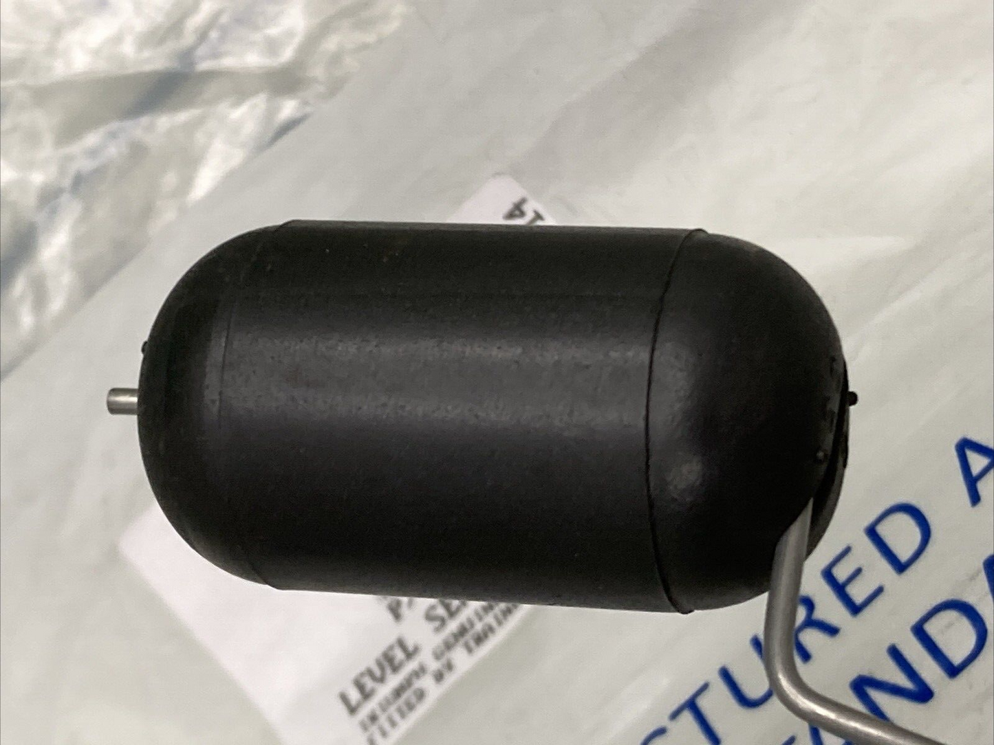 NEW GENUINE TRIUMPH  T1241089 Level Sender, Fuel