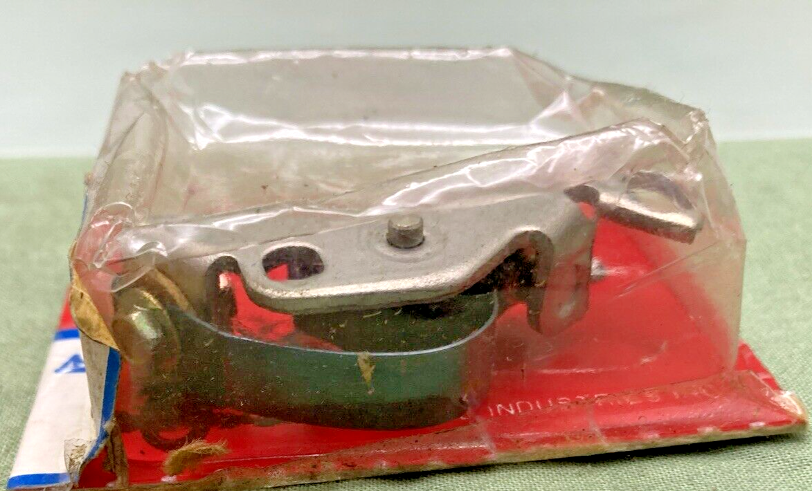 NEW REPLACES HONDA 30203-268-004 POINTS RIGHT