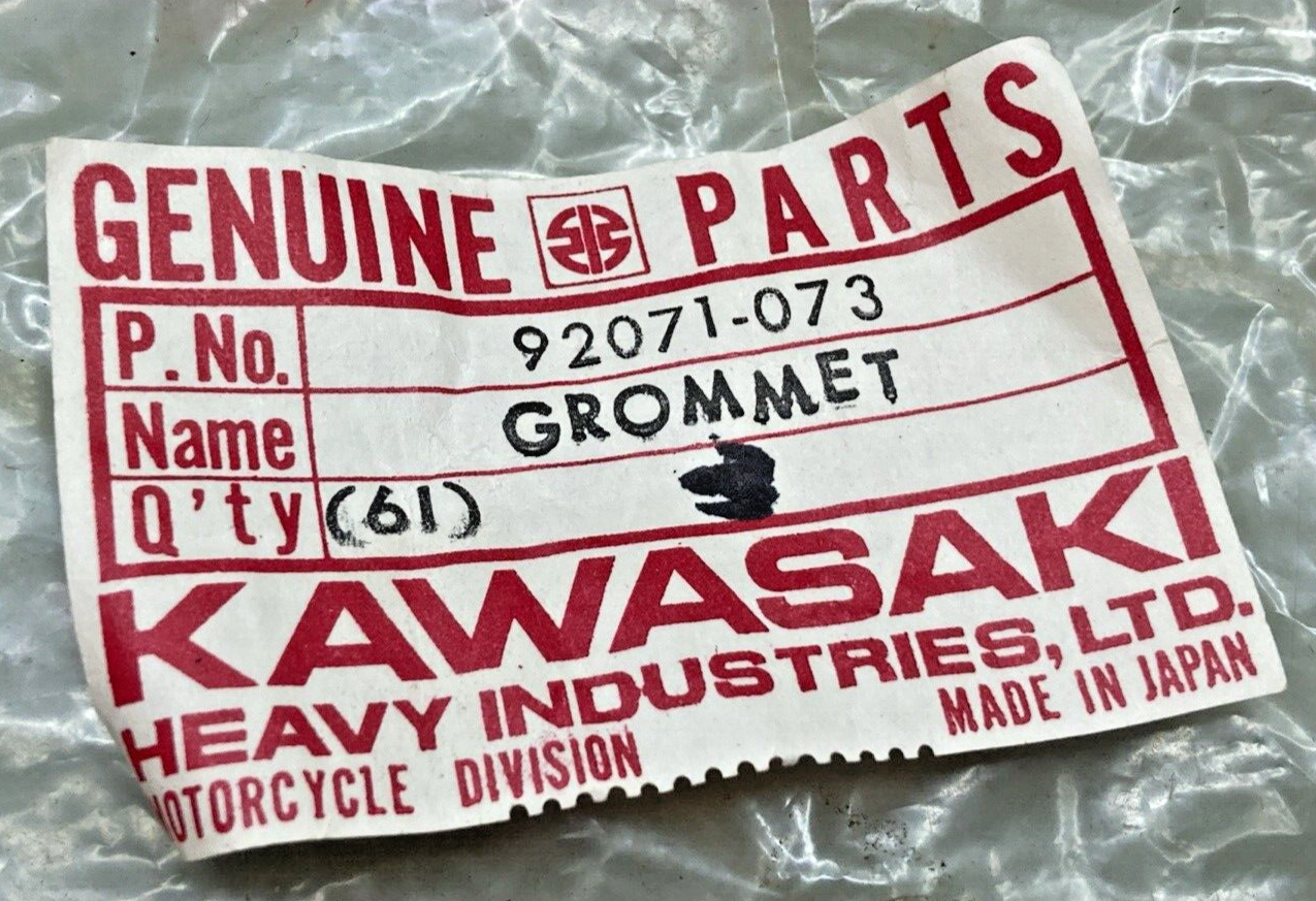 NEW GENUINE KAWASAKI 92071-073 GROMMET