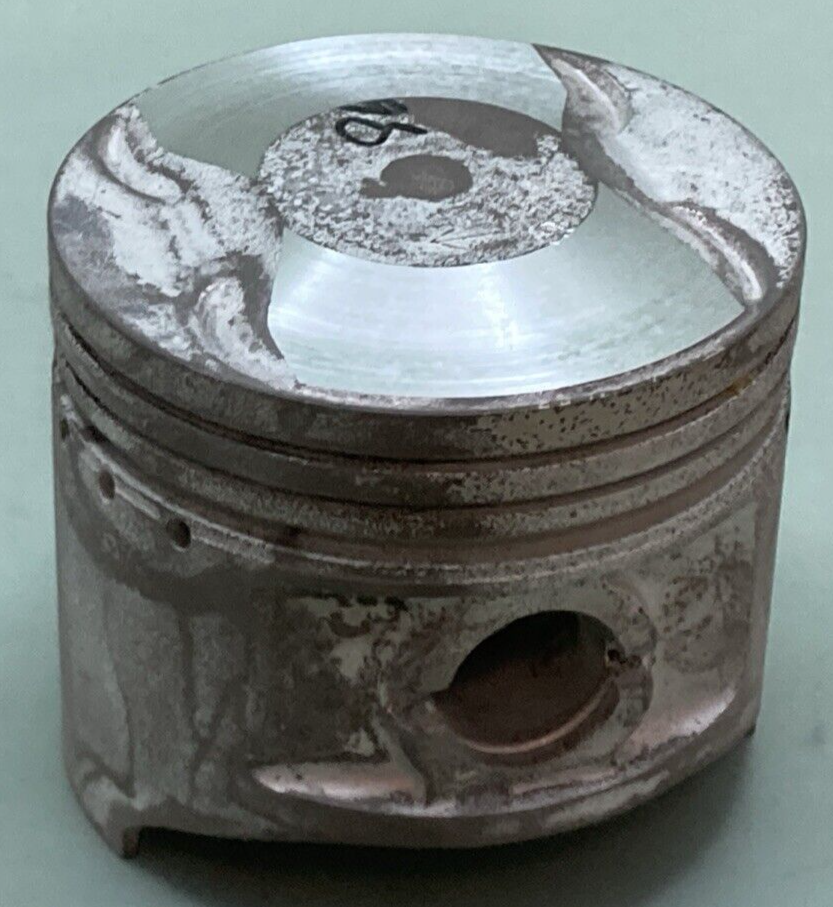 NEW GENUINE YAMAHA 371-11631-04-96 PISTON