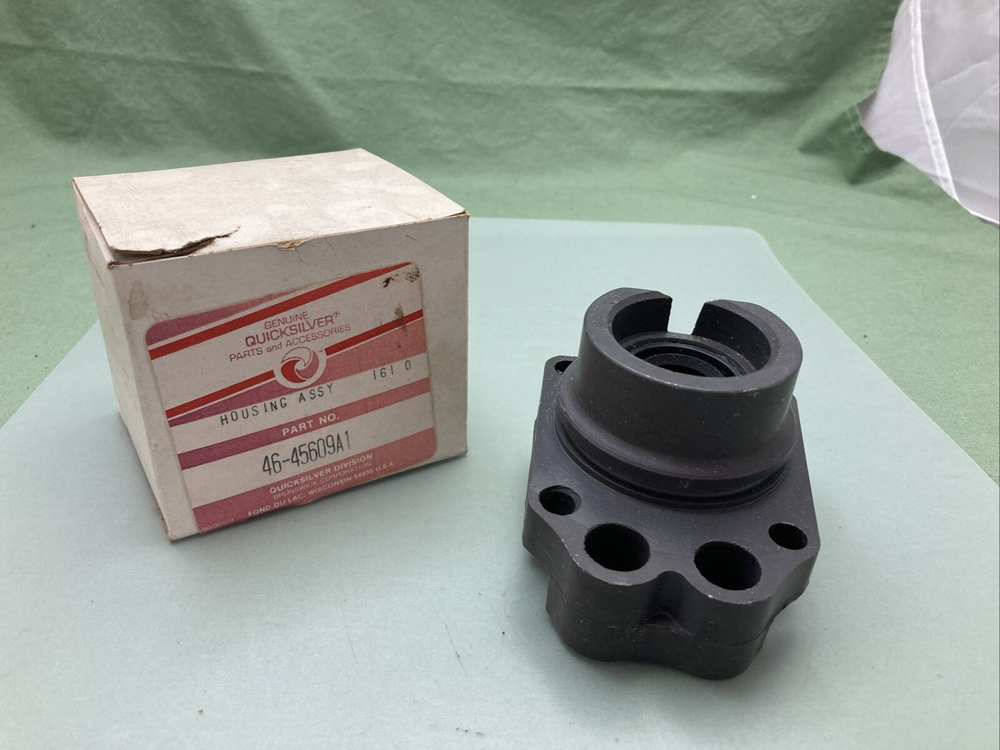 NEW GENUINE MERCURY QUICKSILVER 46-45609A1 HOUSING ASSEMBLY