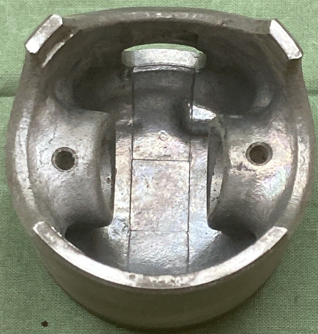 NEW GENUINE YAMAHA 39K-11636-00 PISTON 2ND 0.50 O/S