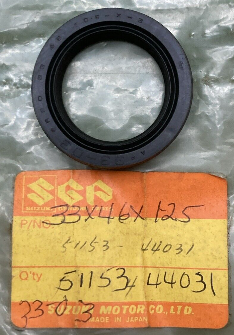NEW GENUINE SUZUKI 51153-44031 OIL SEAL FORK FRONT