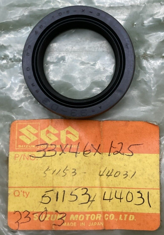NEW GENUINE SUZUKI 51153-44031 OIL SEAL FORK FRONT