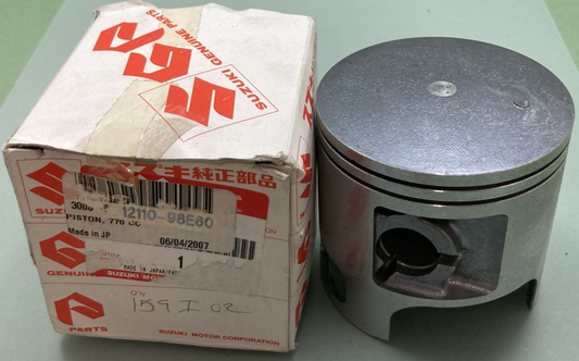 NEW GENUINE SUZUKI 12110-98E60 PISTON 770CC