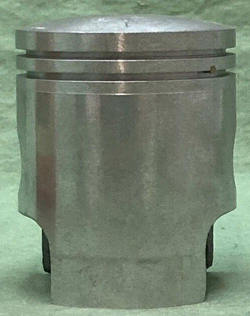 NEW GENUINE YAMAHA 211-11631-00-96 PISTON