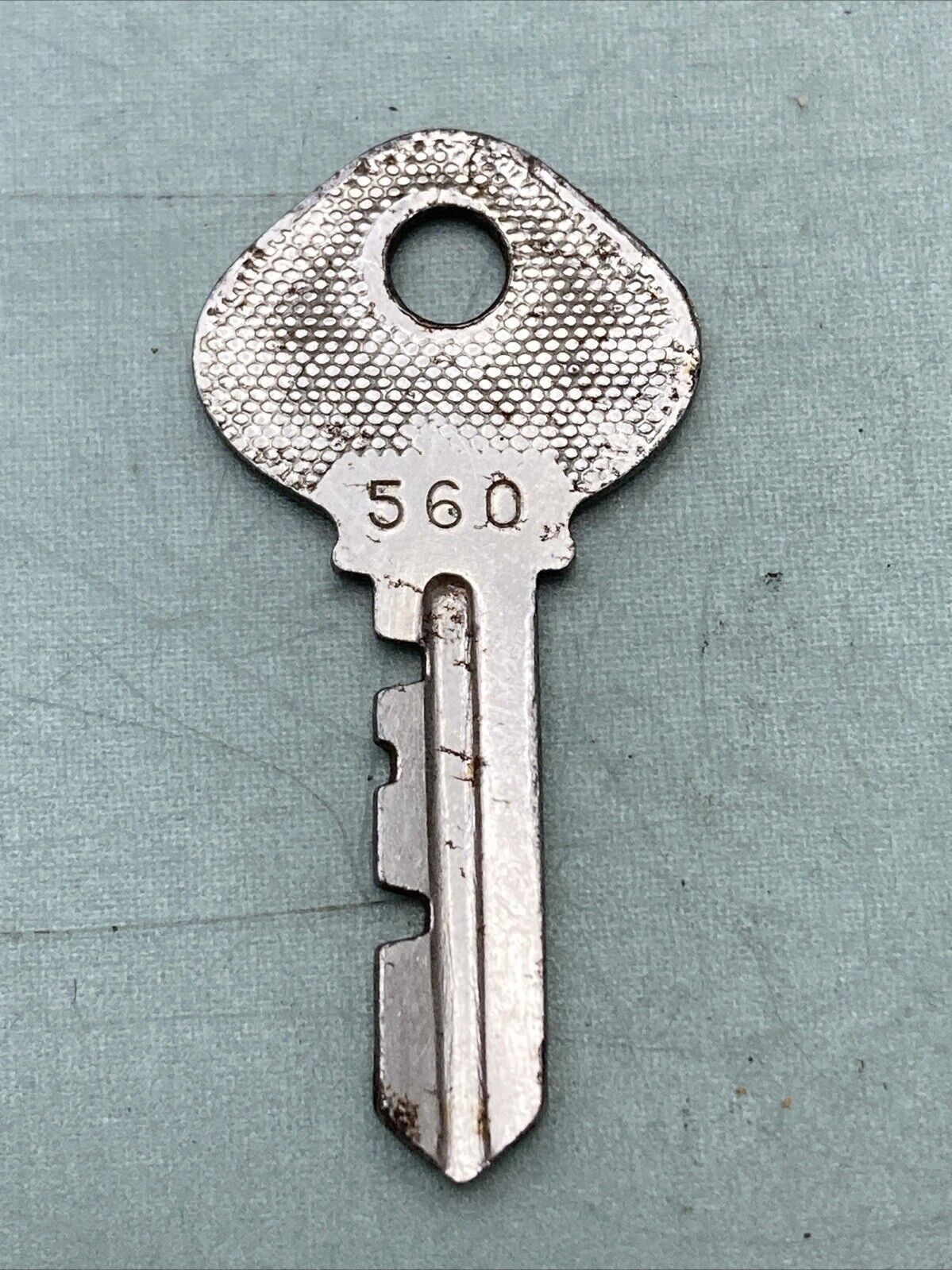 VINTAGE SLAY MAKER 560 PADLOCK KEY