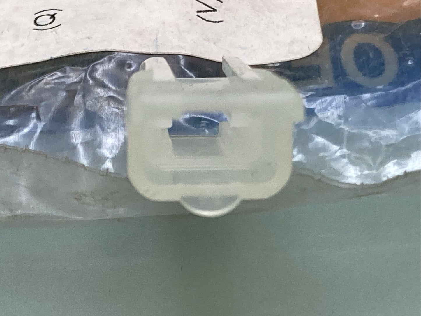 NEW IN LINE CN1355 CONNECTOR SHELL 1 CAV
