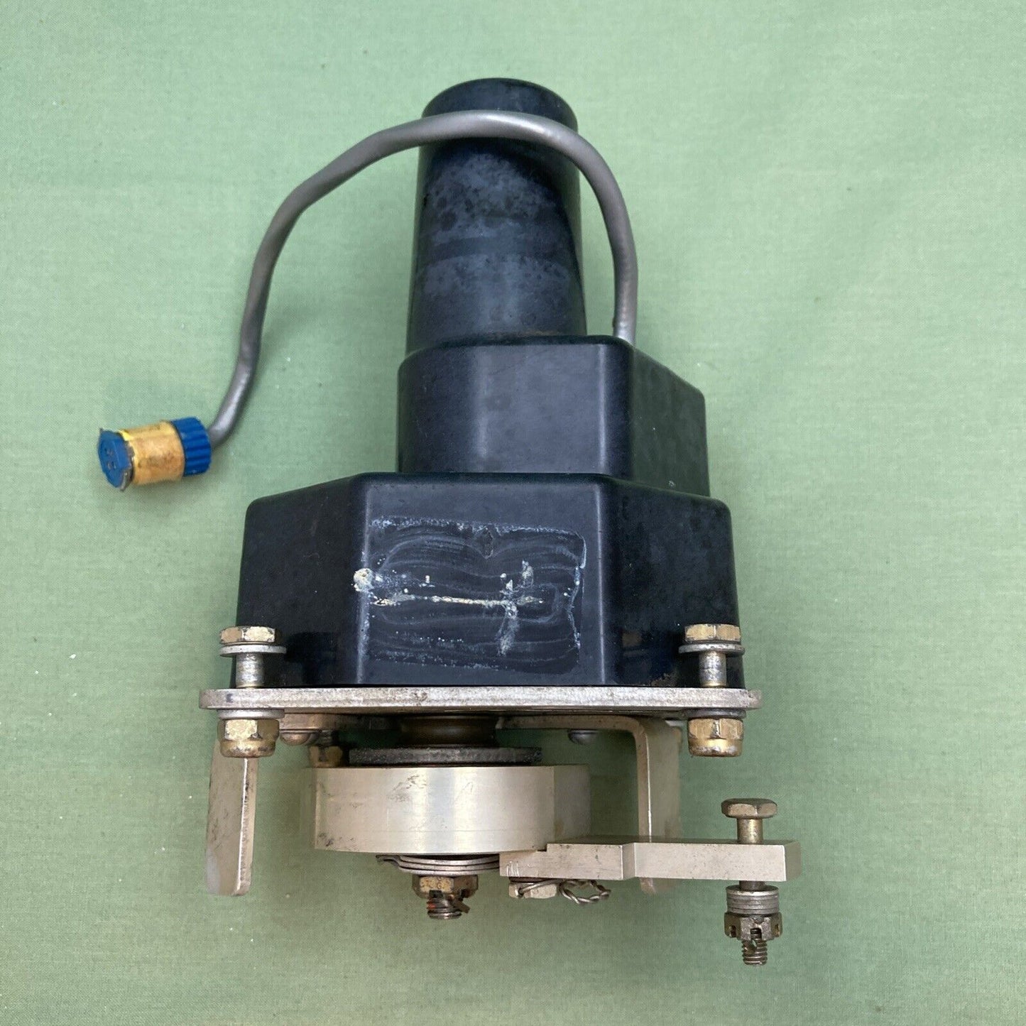 EDO-AIRE 1C508-1-331R ROLL SERVO (Volts: 14) CENTURY AUTOPILOT SN 7504 A