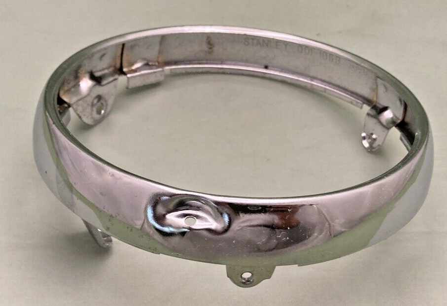 NEW GENUINE SUZUKI 35111-28610 HEADLAMP RIM