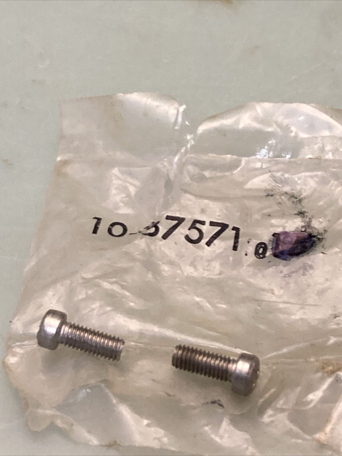 QTY 2 NEW GENUINE MERCURY QUICKSILVER 10-37571 SCREW