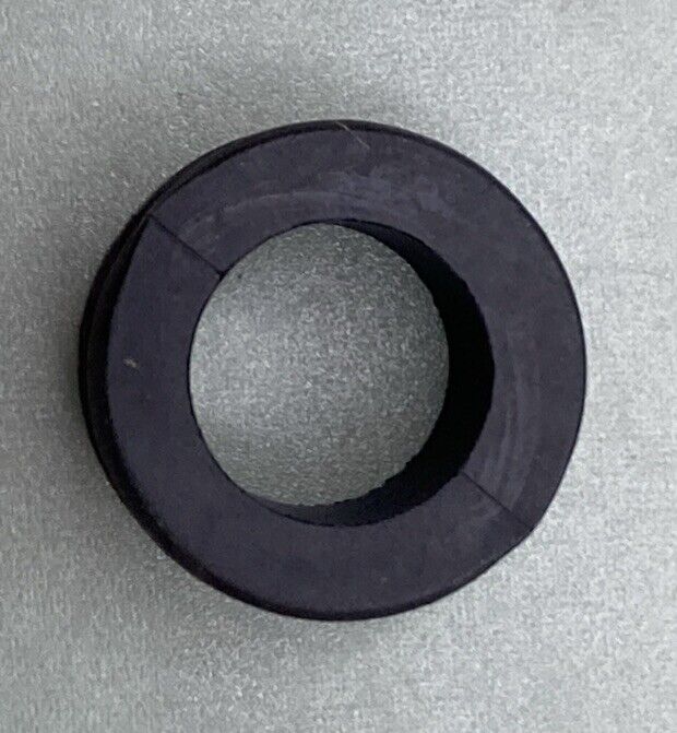 QTY 2 NEW REPLACES ARCTIC CAT 3303-227 RUBBER WIND SCREEN, Bushing