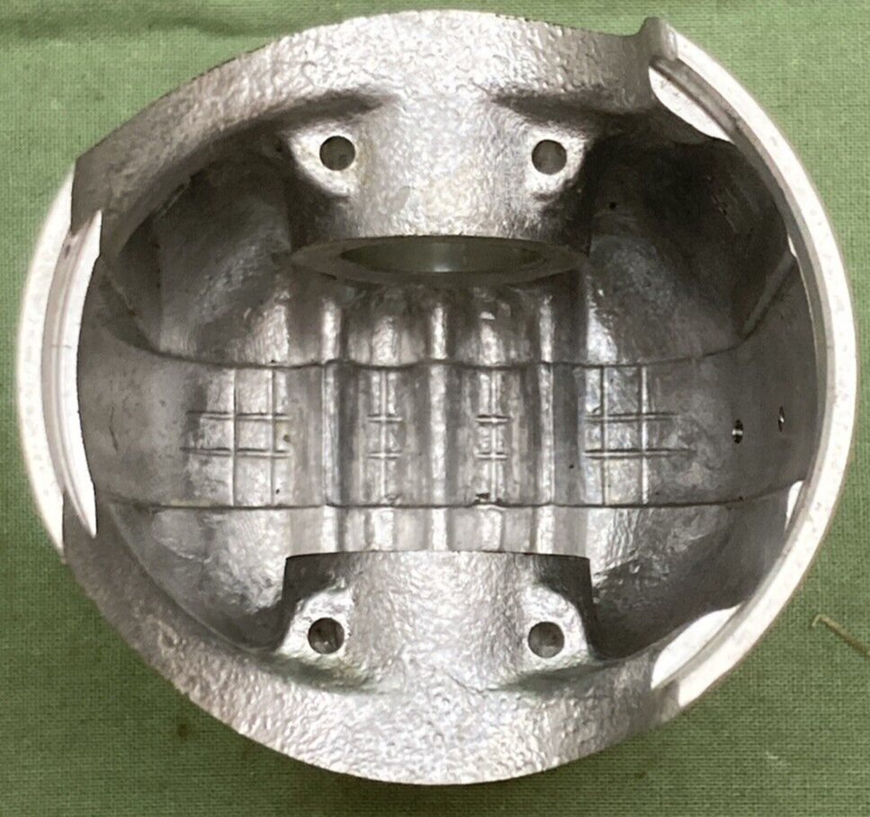 NEW GENUINE SUZUKI 12110-27C05-025 PISTON CRANKSHAFT FOR RN125