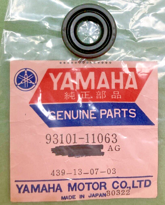 QTY 2 NEW GENUINE YAMAHA 93101-11063 Oil Seal, s Type