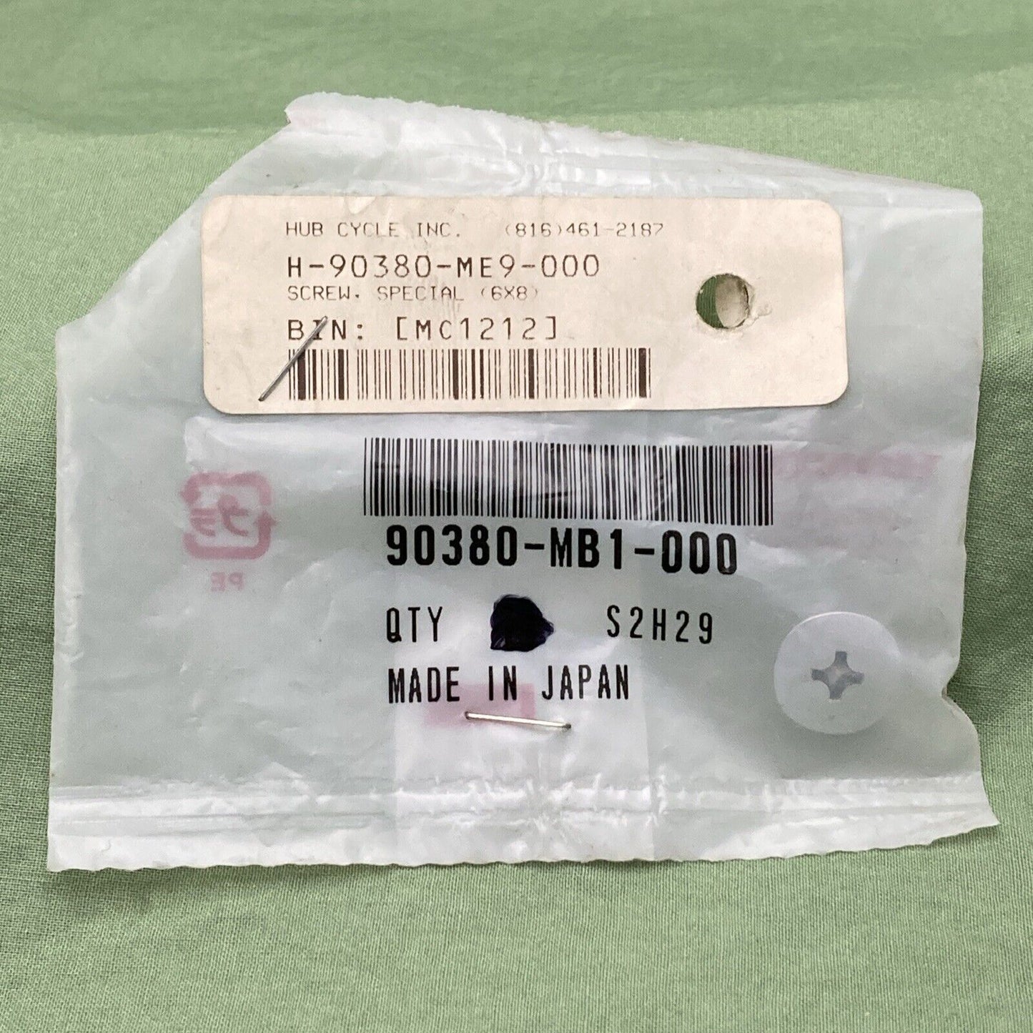 NEW GENUINE HONDA 90380-MB1-000 TURN SIGNAL Screw, Special (6X8)