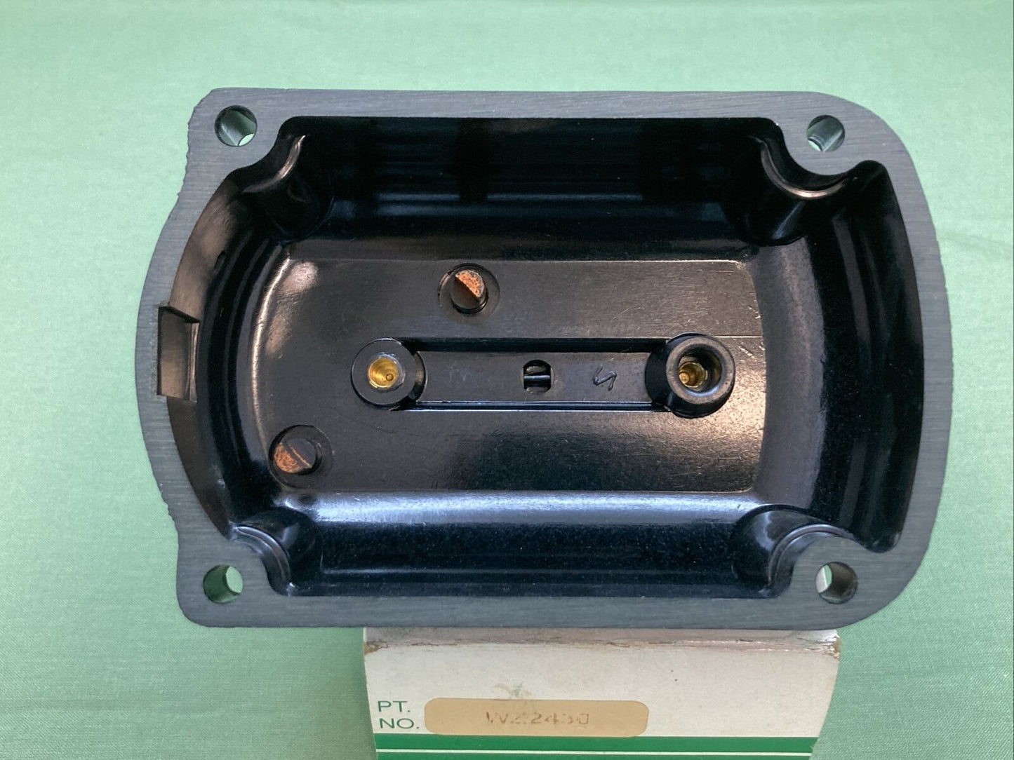 NEW GENUINE Fairbanks Morse WZ2430 2 Cylinder Magneto Cap FMX-2B