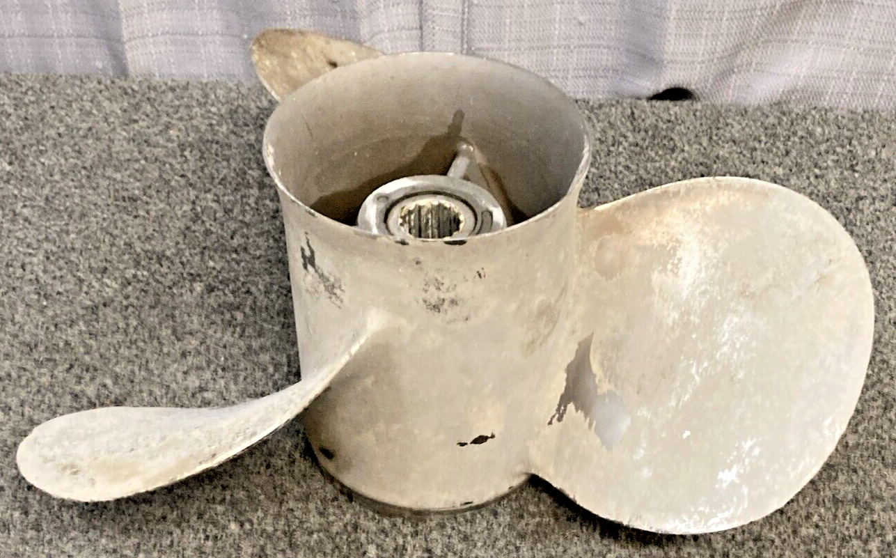 GENUINE MERCURY 48-74268 13 3/4 x 21 STAINLESS Propeller, RH