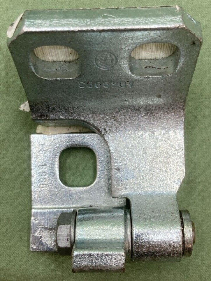 NEW GENUINE MOPAR BY RICAMBI 68200945AA Door Lower Hinge Right Body Half