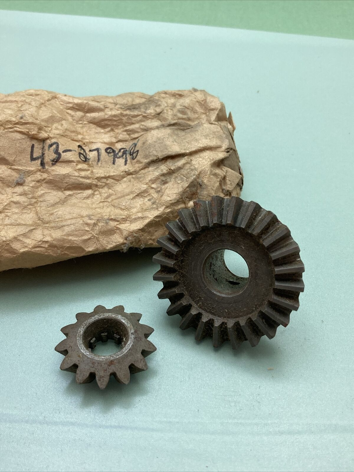 New GENUINE QUICKSILVER 43-27998 PROPELLER GEAR