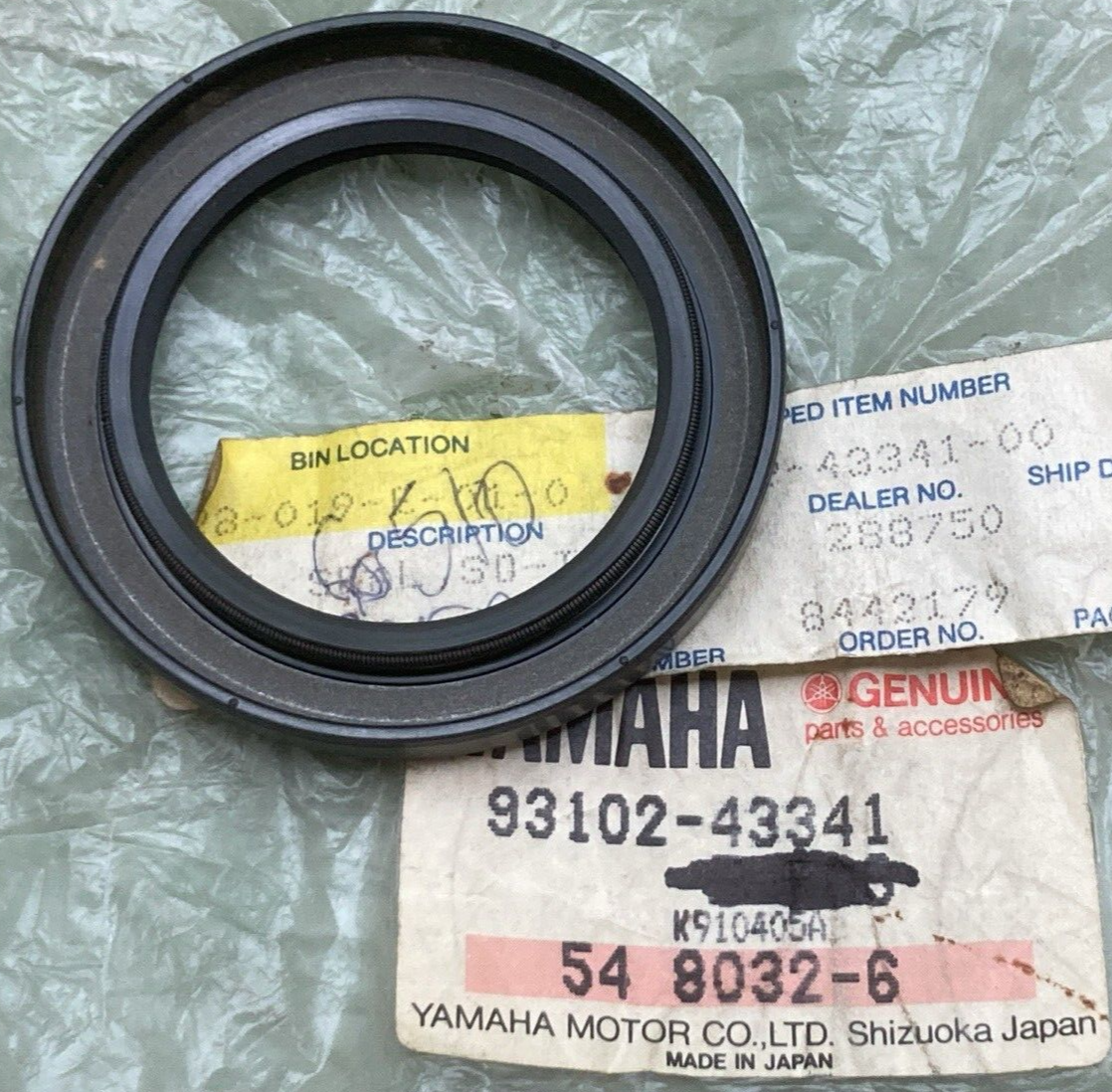 QTY 2 NEW GENUINE YAMAHA 93102-43341 Oil Seal, Sd  Type 1985 Tri-Z