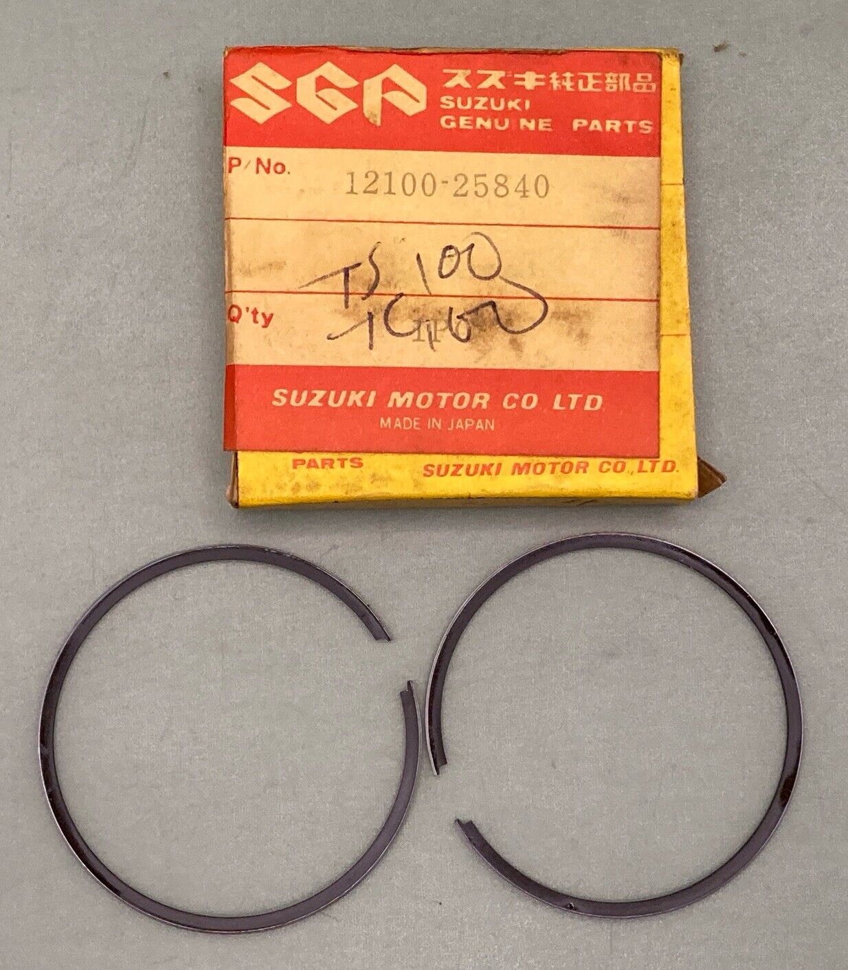 NEW GENUINE SUZUKI 12100-25840 PISTON RING SET