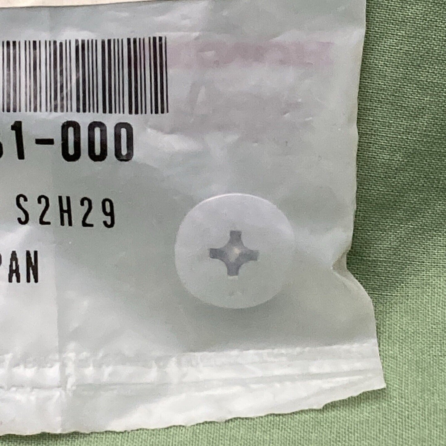 NEW GENUINE HONDA 90380-MB1-000 TURN SIGNAL Screw, Special (6X8)