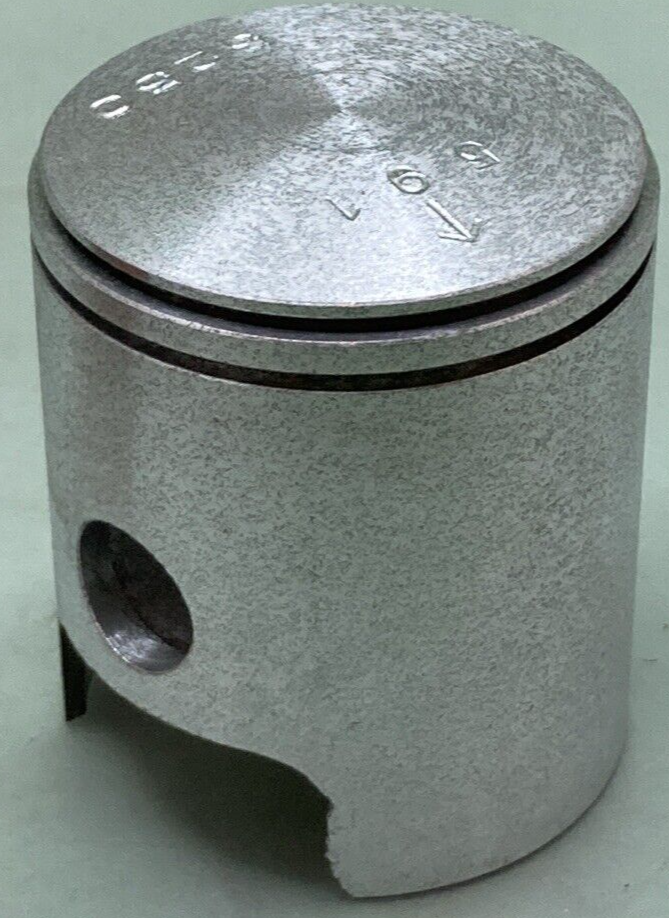 NEW GENUINE YAMAHA 397-11636-00 PISTON 0.50 O/S