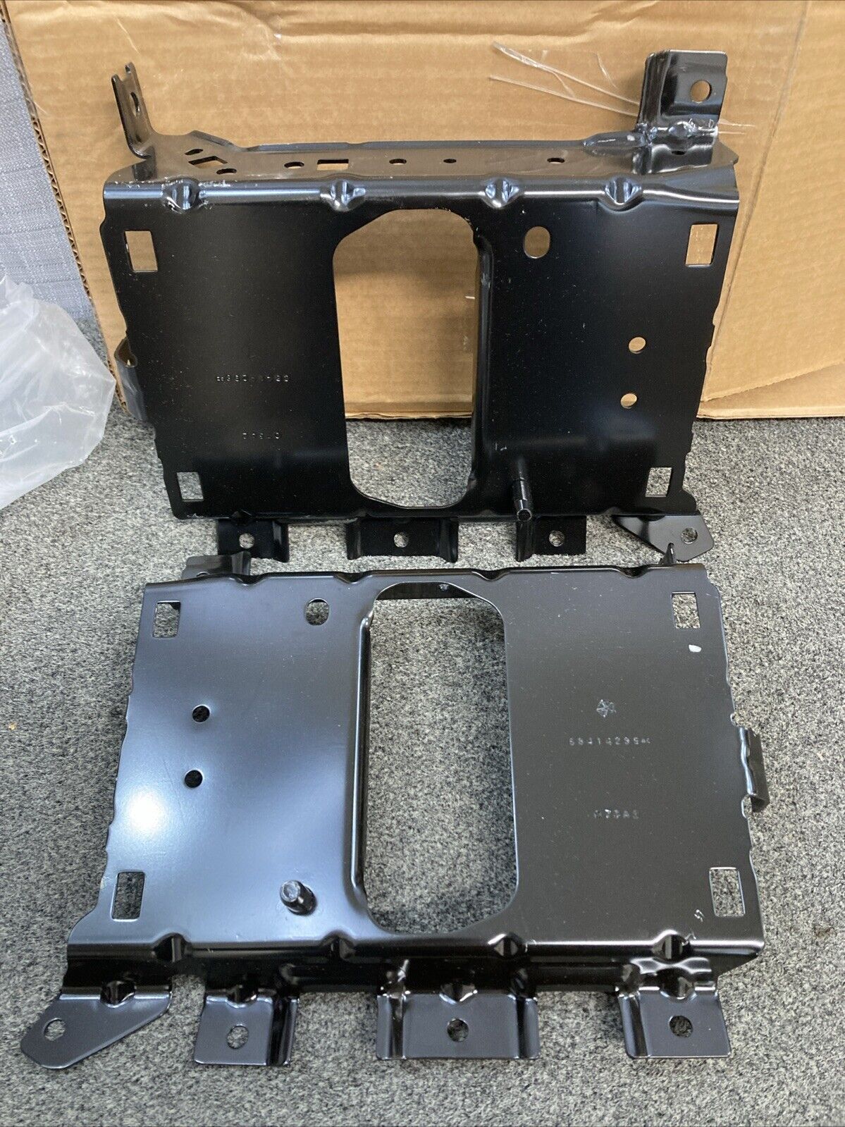 NEW GENUINE MOPAR 6849635AA Bumper
