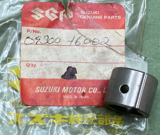 QTY 2 NEW GENUINE SUZUKI 09300-16002 KICK STARTER BUSHING