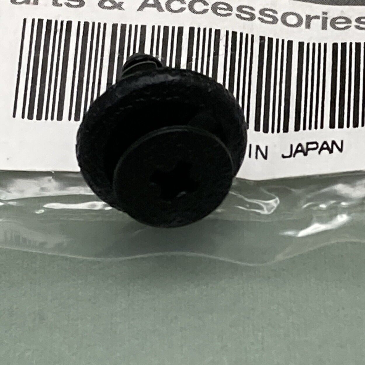 NEW GENUINE YAMAHA 90269-06081 COWLING 2 Rivet
