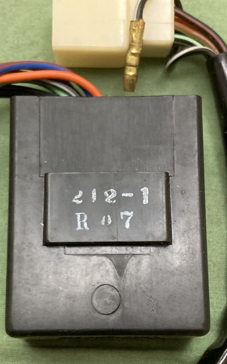 NEW GENUINE SUZUKI 38830-49200 TURN SIGNAL RELAY CONTROL UNIT MOTORCYCLE
