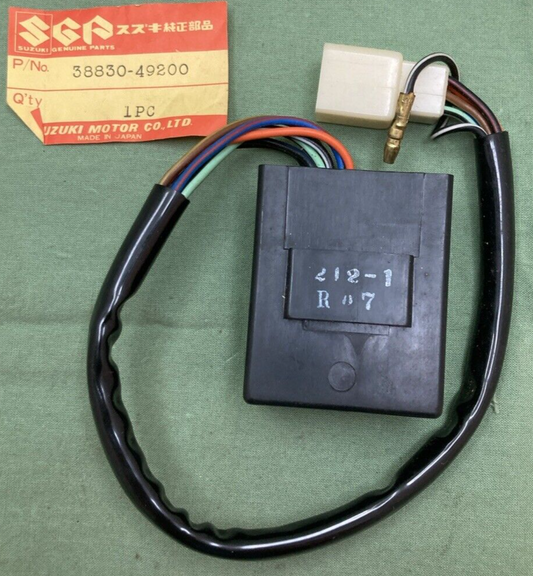 NEW GENUINE SUZUKI 38830-49200 TURN SIGNAL RELAY CONTROL UNIT MOTORCYCLE