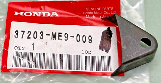 NEW GENUINE HONDA 37203-ME9-009 SPEEDOMETER STAY COVER