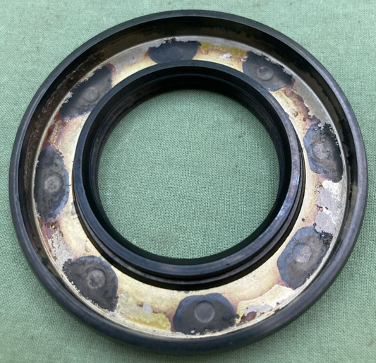 NEW GENUINE SUZUKI 09283-42012 DUST SEAL LEFT REAR WHEEL QUADRUNNER ATV