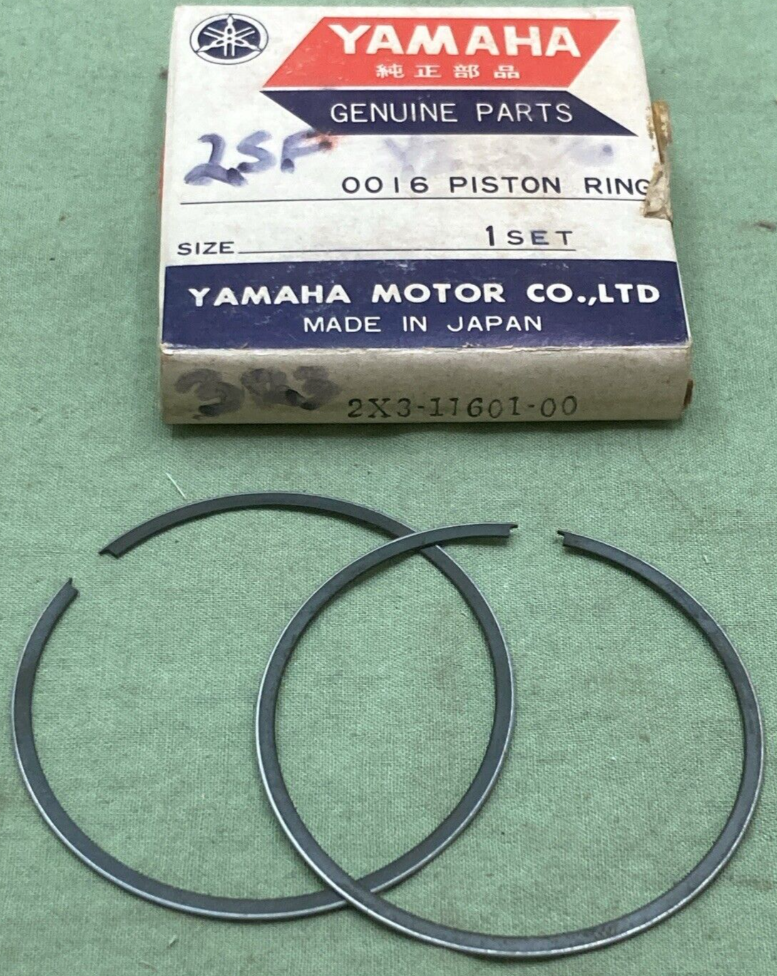 QTY 2 NEW GENUINE YAMAHA 2X3-11601-01 PISTON RINGS