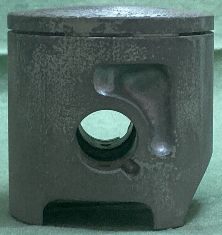 NEW GENUINE YAMAHA 39W-11635-00 PISTON 1ST 0.25 O/S