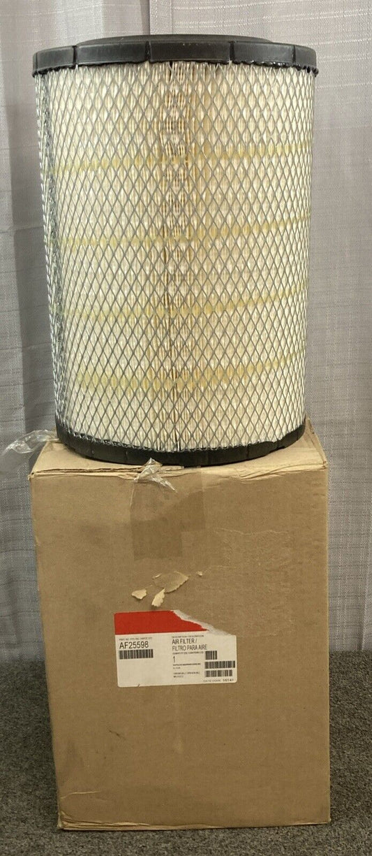 NEW GENUINE FLEETGUARD AF25598 AIR FILTER