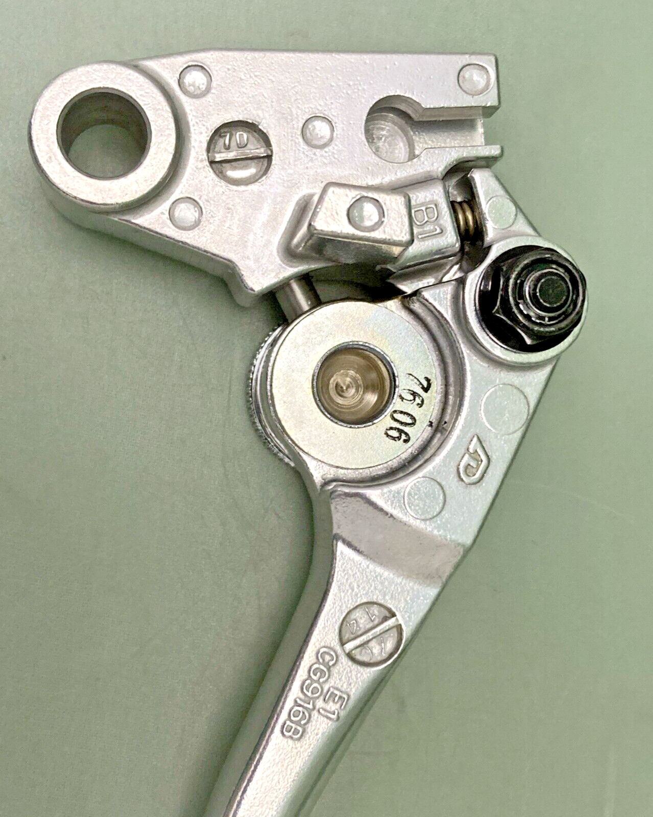 NEW GENUINE TRIUMPHT T2046081 Adjustable Clutch Lever
