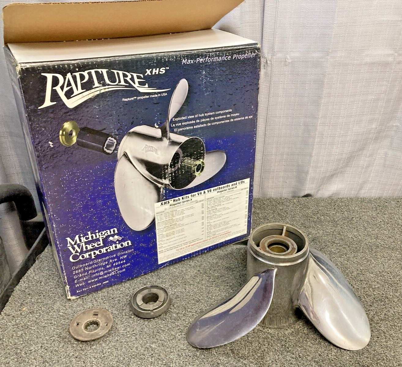 SUZUKI 3 BLADE PROPELLER 13 1/4X12 13 SPLINE BOX INCLUDED