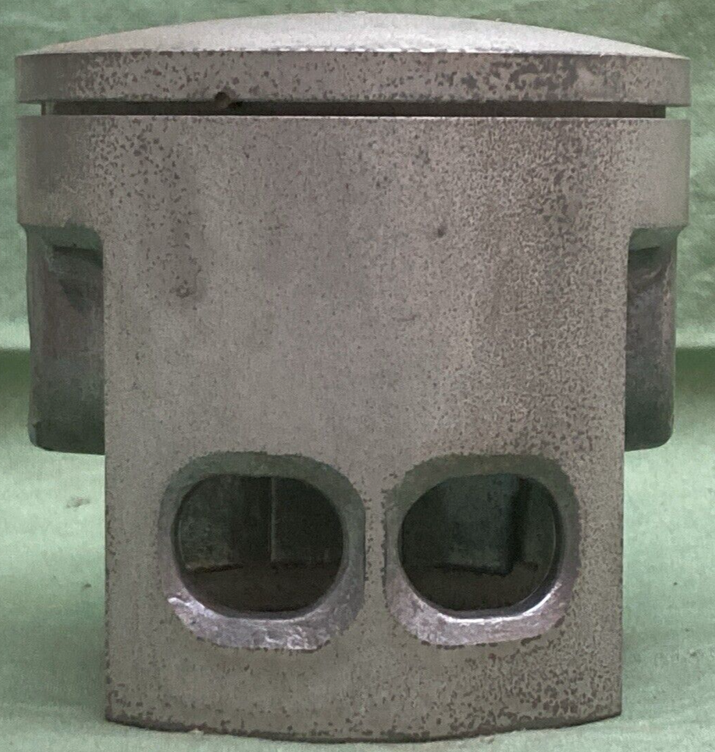 NEW GENUINE YAMAHA 365-11638-01  PISTON STD 4TH O/S FOR RT2MX