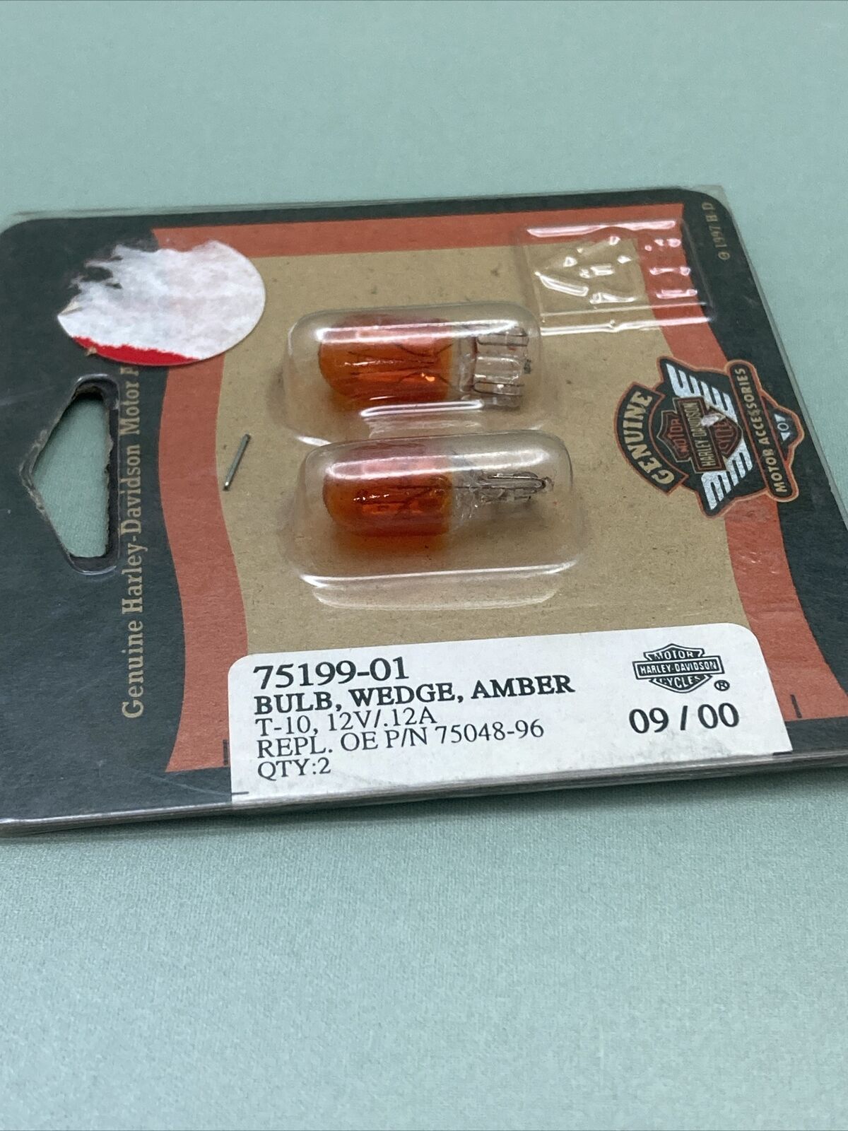 New GENUINE Harley-Davidson 75199-01 BULB, WEDGE, Amber  12v/.20a