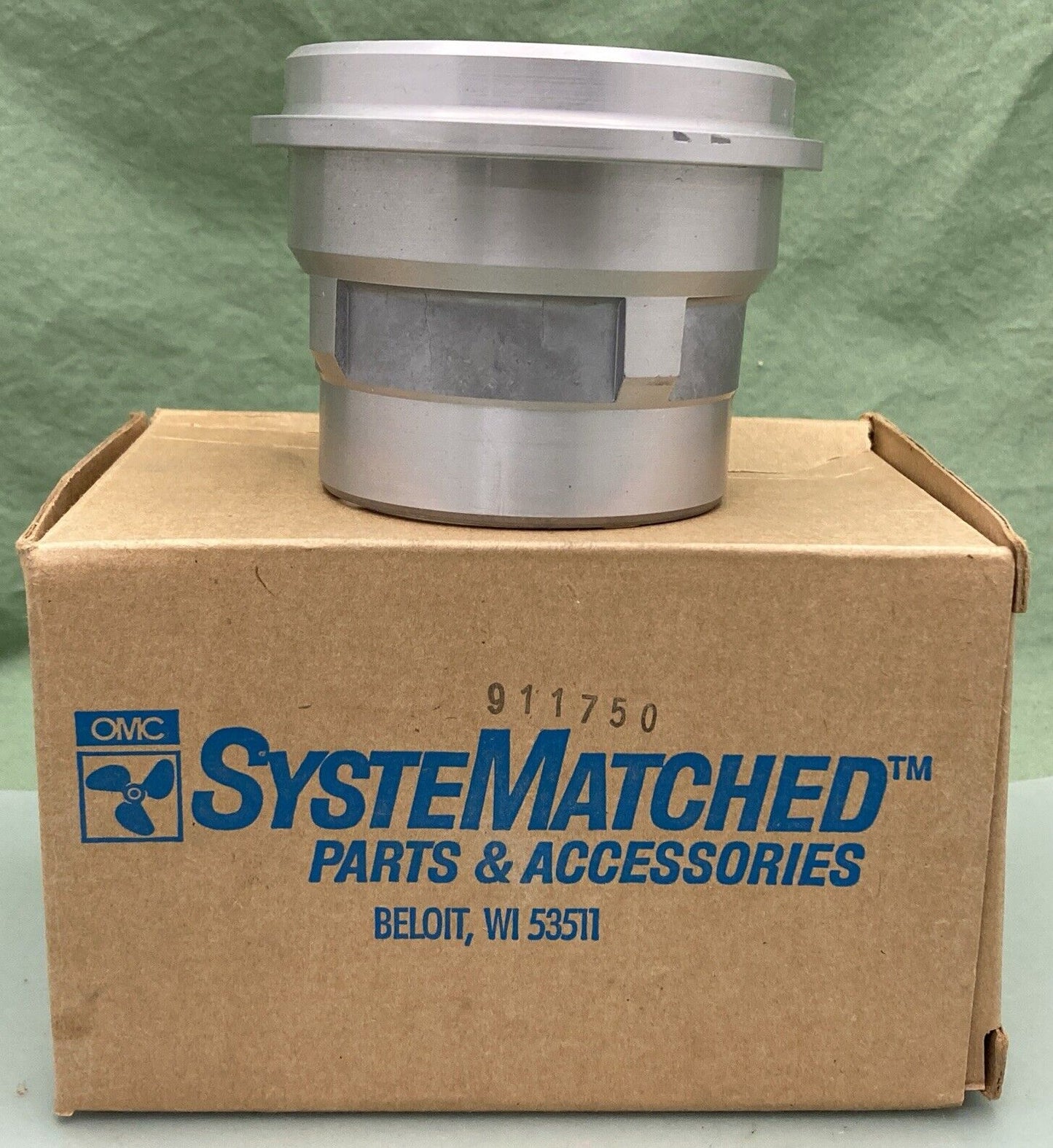 NEW GENUINE OMC 911750 BEARING CARRIER