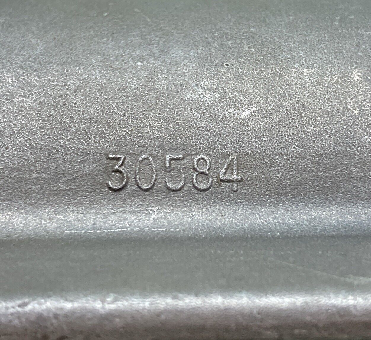 NEW GENUINE MERCURY QUICKSILVER 30584 BEARING CARRIER ASSEMBLY