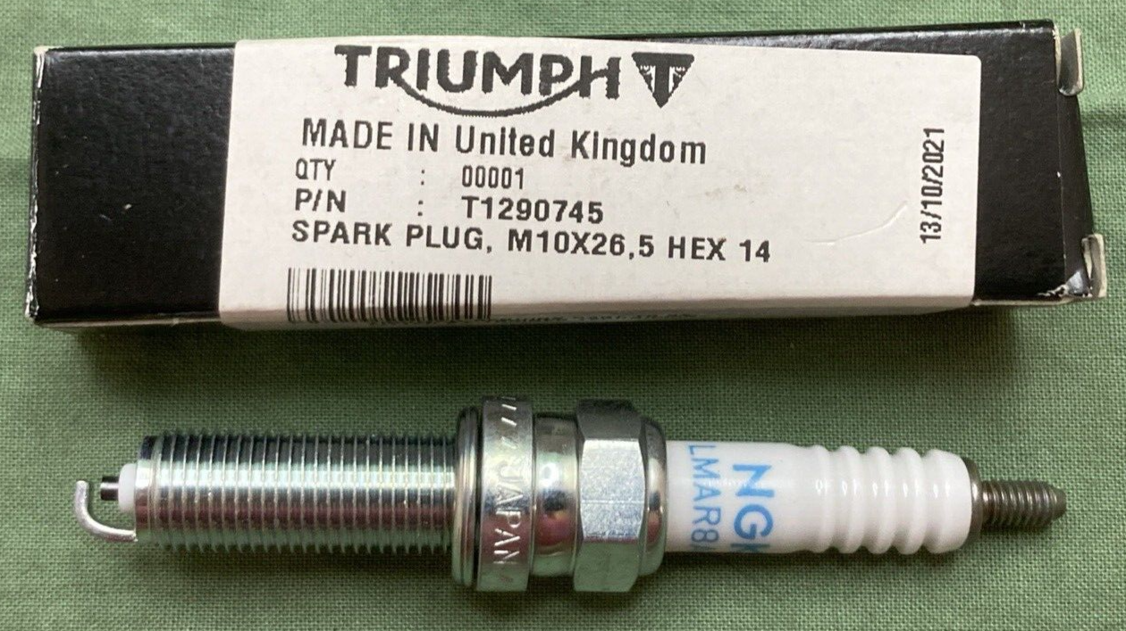 NEW GENUINE TRIUMPH T3990033 ENGINE SERVICE KIT INCOMPLETE SEE DESC