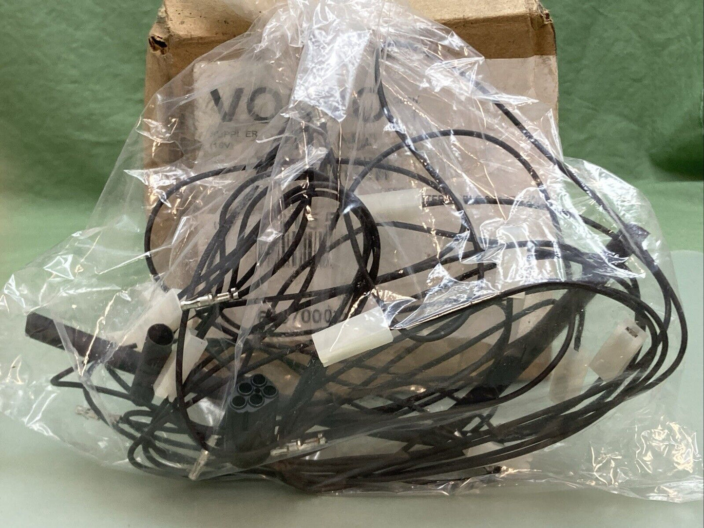 NEW GENUINE VOLVO 8155182 HEATER CABLE SET 372