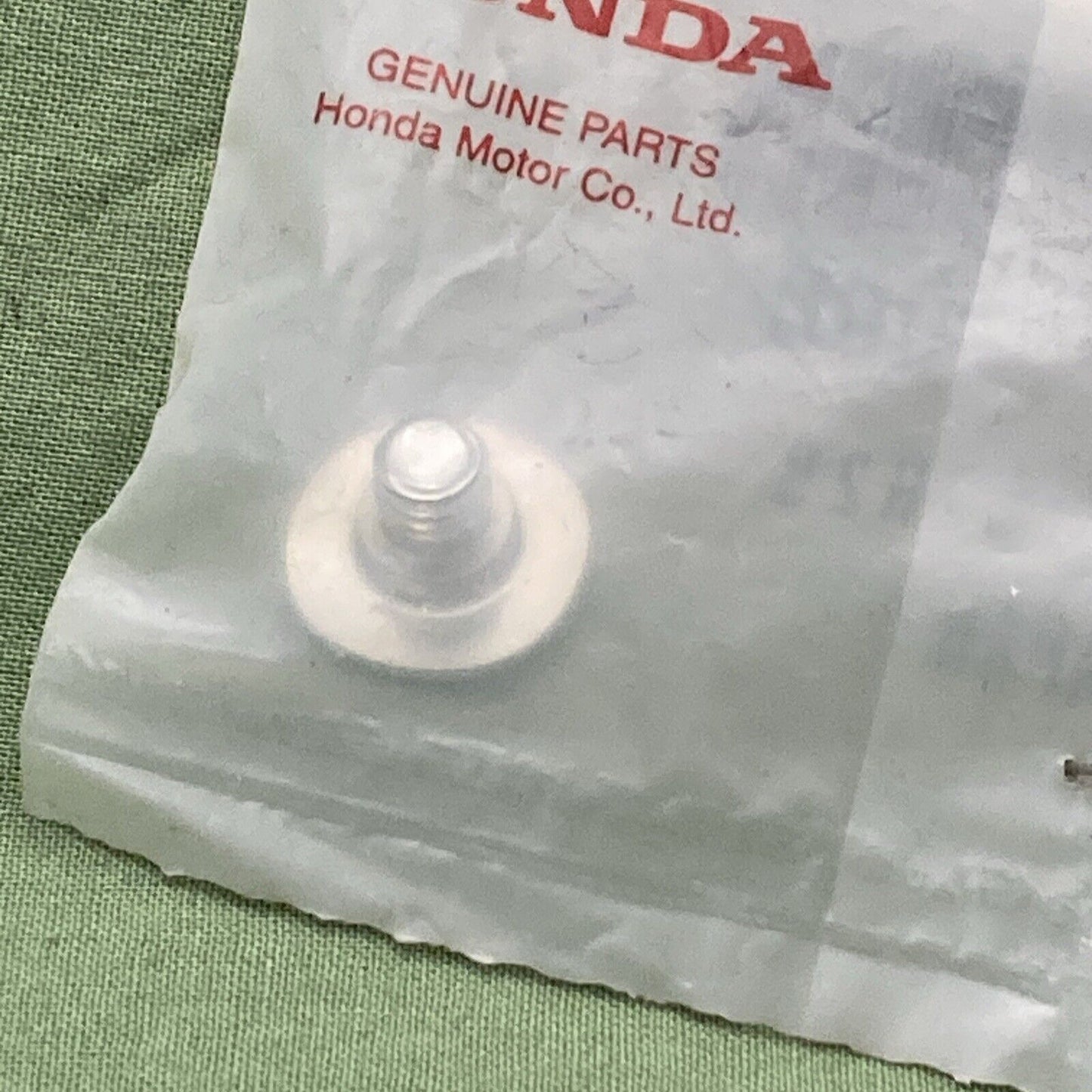 NEW GENUINE HONDA 90380-MB1-000 TURN SIGNAL Screw, Special (6X8)