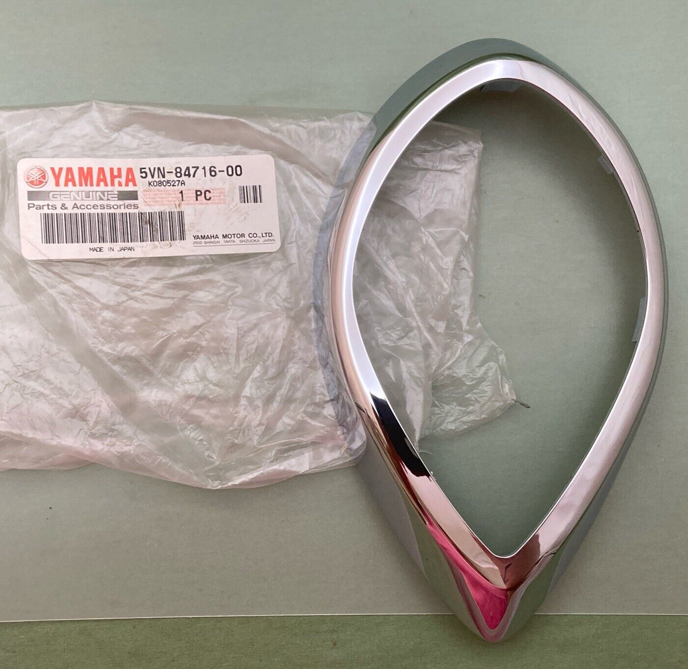 NEW GENIUNE YAMAHA 5VN-84716-00 Cover, Taillight