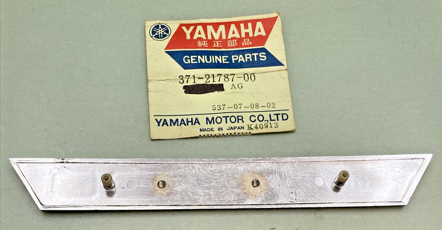 NEW GENUINE YAMAHA 371-21787-00 Emblem 7 1973-75 TX500