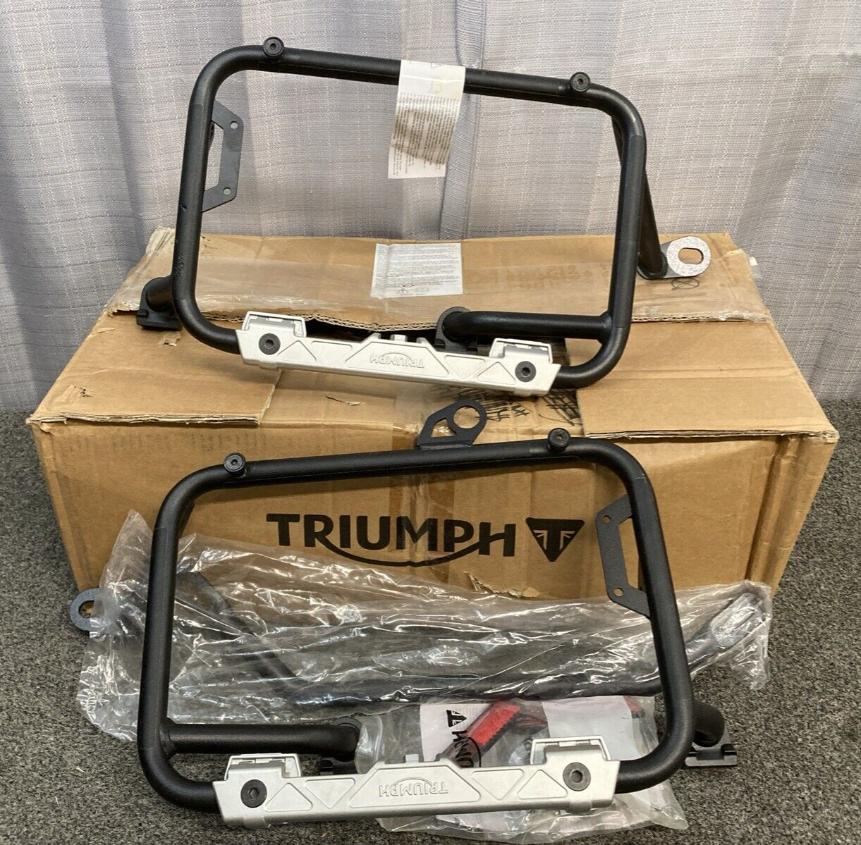 NEW GENUINE TRIUMPH A9508193 Pannier Mounting Kit Tiger 1200 Expedition